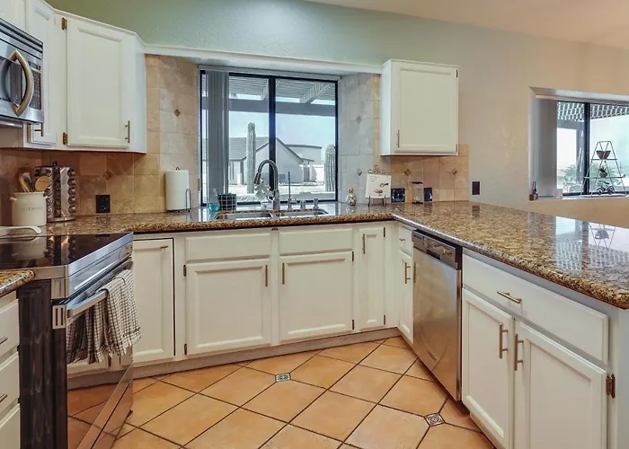 4 Mi To Havasu State Park: W/ Mtn Views! * Lake Havasu City