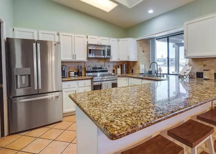 4 Mi To Havasu State Park: W/ Mtn Views! * Lake Havasu City