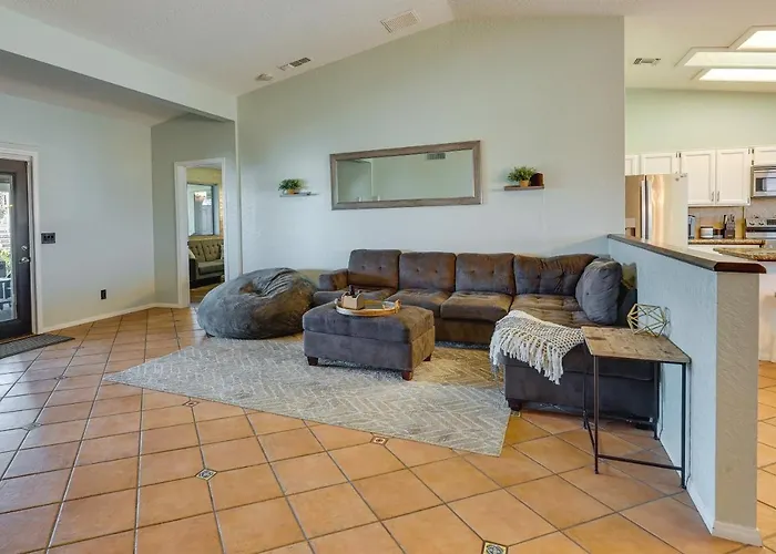 4 Mi To Havasu State Park: W/ Mtn Views! * Lake Havasu City