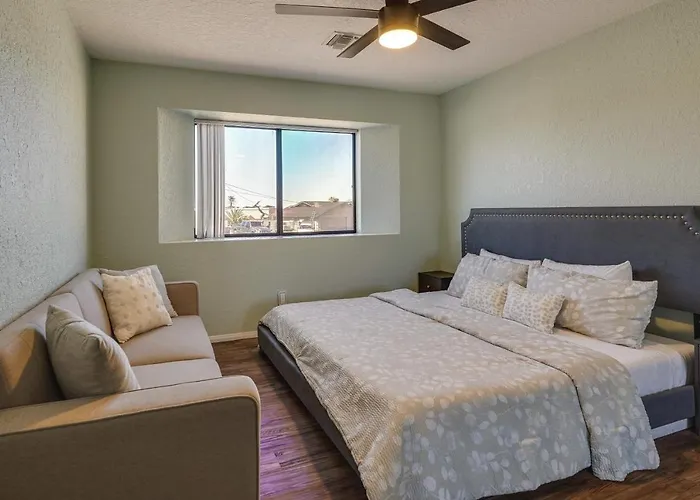 4 Mi To Havasu State Park: W/ Mtn Views! * Lake Havasu City