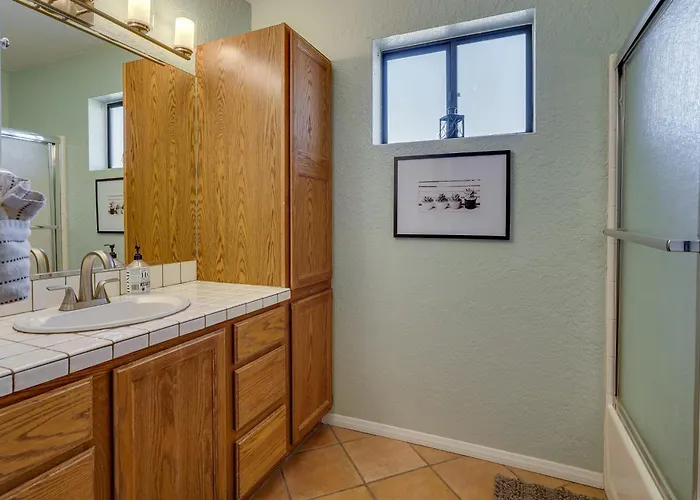 Casa vacanze 4 Mi To Havasu State Park: W/ Mtn Views!